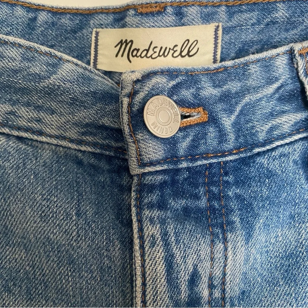 Madewell Darted Barrel Leg Jeans - Picture 6 of 6